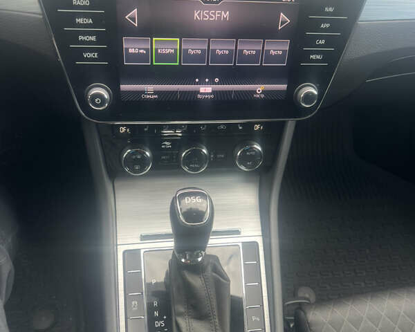 Білий Шкода Суперб, об'ємом двигуна 1.98 л та пробігом 120 тис. км за 19431 $, фото 9 на Automoto.ua