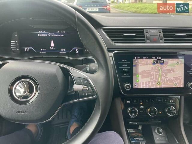 Белый Шкода Суперб, объемом двигателя 1.97 л и пробегом 241 тыс. км за 25600 $, фото 15 на Automoto.ua