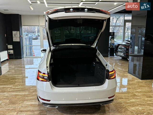 Білий Шкода Суперб, об'ємом двигуна 1.4 л та пробігом 54 тис. км за 38900 $, фото 51 на Automoto.ua