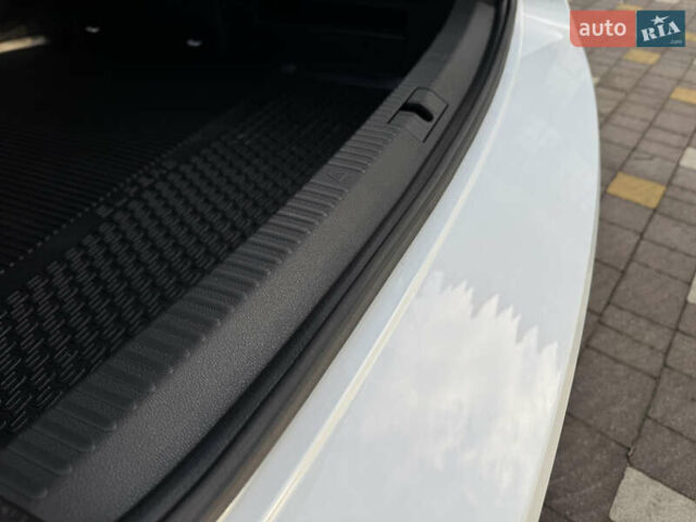 Белый Шкода Суперб, объемом двигателя 2 л и пробегом 164 тыс. км за 25450 $, фото 182 на Automoto.ua