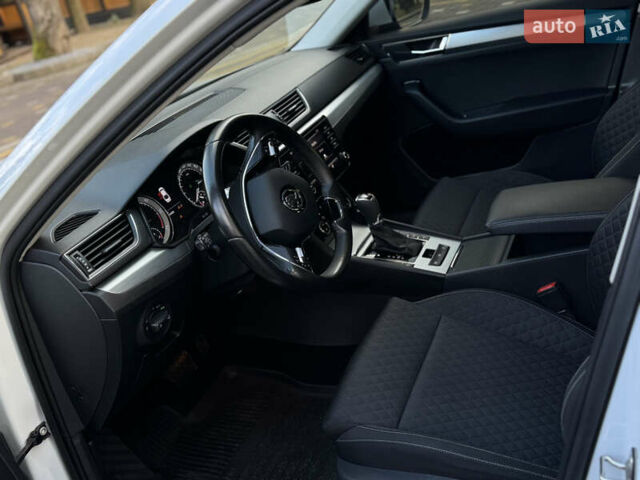 Белый Шкода Суперб, объемом двигателя 2 л и пробегом 164 тыс. км за 25450 $, фото 24 на Automoto.ua