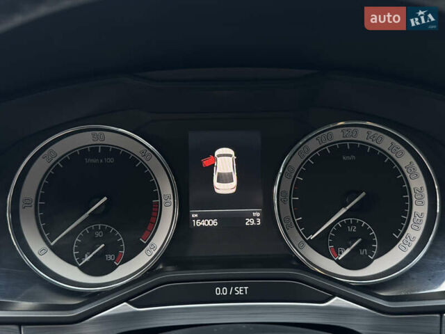 Белый Шкода Суперб, объемом двигателя 2 л и пробегом 164 тыс. км за 25450 $, фото 146 на Automoto.ua