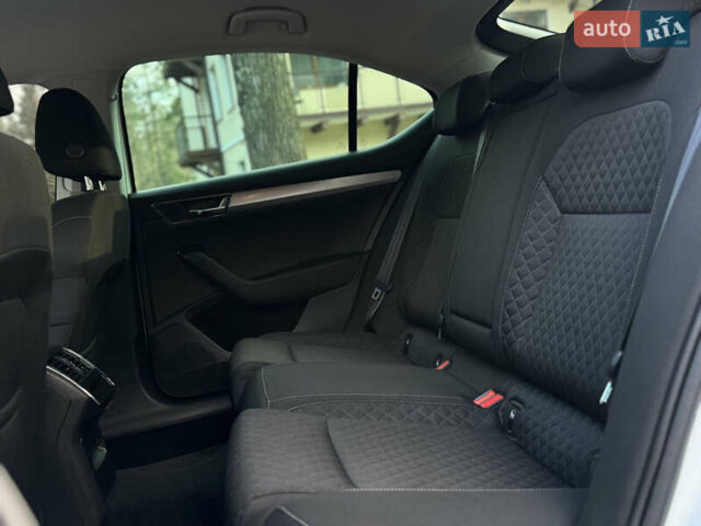 Белый Шкода Суперб, объемом двигателя 2 л и пробегом 164 тыс. км за 25450 $, фото 36 на Automoto.ua