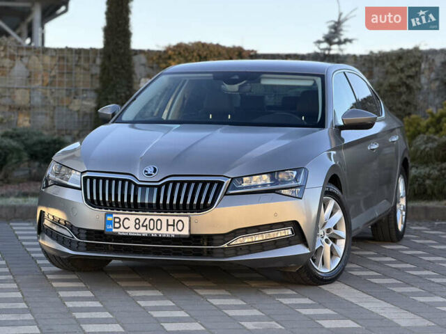 Белый Шкода Суперб, объемом двигателя 1.97 л и пробегом 113 тыс. км за 33999 $, фото 2 на Automoto.ua