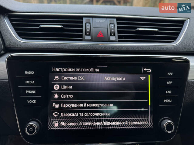 Белый Шкода Суперб, объемом двигателя 2 л и пробегом 164 тыс. км за 25450 $, фото 140 на Automoto.ua