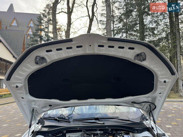 Белый Шкода Суперб, объемом двигателя 2 л и пробегом 164 тыс. км за 25450 $, фото 162 на Automoto.ua