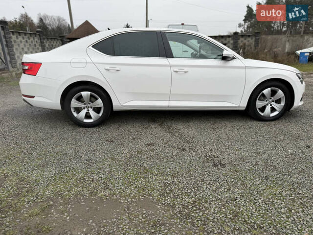 Білий Шкода Суперб, об'ємом двигуна 1.97 л та пробігом 206 тис. км за 25500 $, фото 6 на Automoto.ua