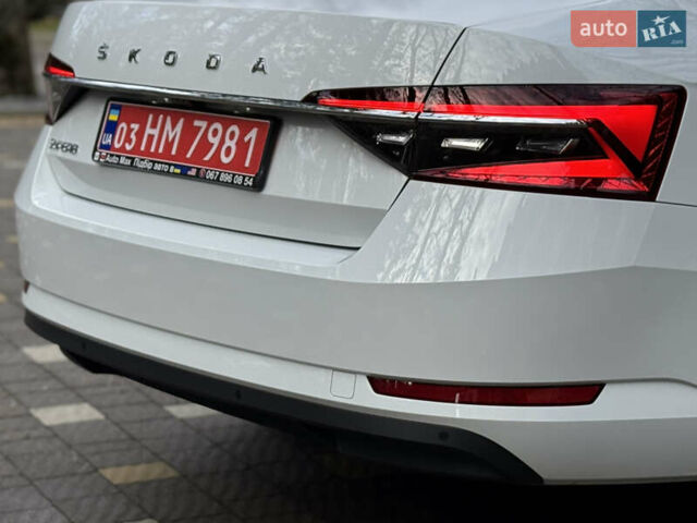 Белый Шкода Суперб, объемом двигателя 2 л и пробегом 164 тыс. км за 25450 $, фото 96 на Automoto.ua