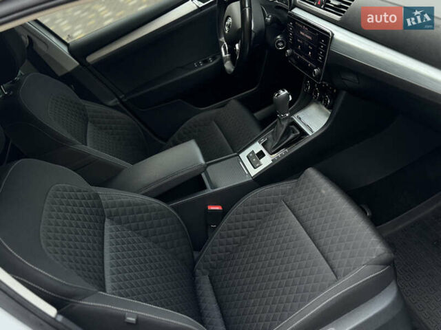 Белый Шкода Суперб, объемом двигателя 2 л и пробегом 164 тыс. км за 25450 $, фото 53 на Automoto.ua