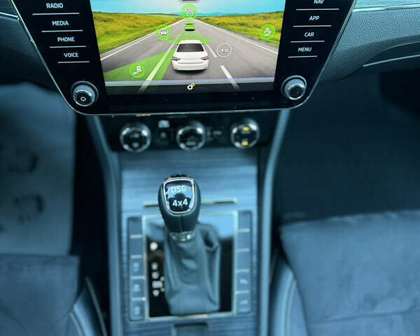 Белый Шкода Суперб, объемом двигателя 1.97 л и пробегом 113 тыс. км за 33999 $, фото 63 на Automoto.ua