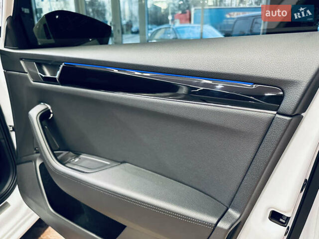 Білий Шкода Суперб, об'ємом двигуна 1.4 л та пробігом 54 тис. км за 38900 $, фото 60 на Automoto.ua