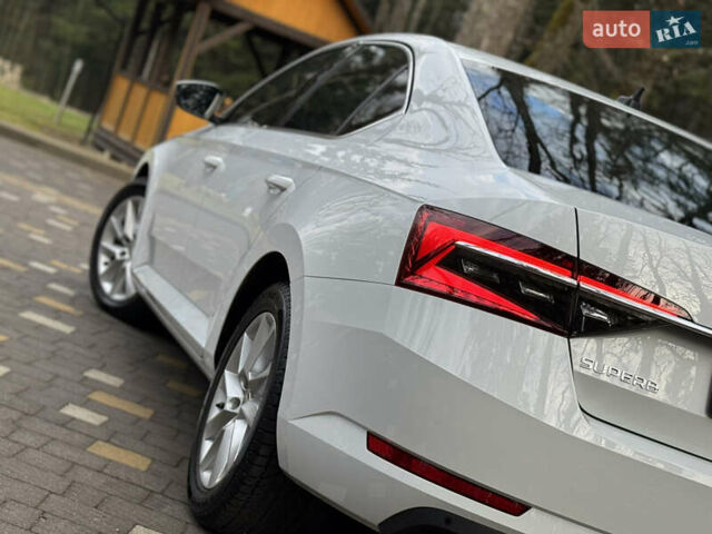 Белый Шкода Суперб, объемом двигателя 2 л и пробегом 164 тыс. км за 25450 $, фото 83 на Automoto.ua