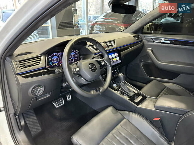 Білий Шкода Суперб, об'ємом двигуна 1.4 л та пробігом 54 тис. км за 38900 $, фото 23 на Automoto.ua