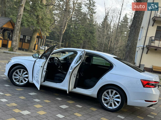 Белый Шкода Суперб, объемом двигателя 2 л и пробегом 164 тыс. км за 25450 $, фото 20 на Automoto.ua