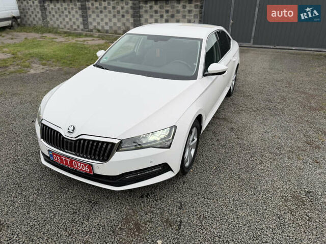 Білий Шкода Суперб, об'ємом двигуна 1.97 л та пробігом 206 тис. км за 25500 $, фото 16 на Automoto.ua