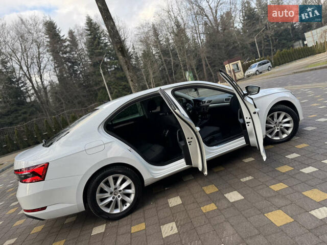 Белый Шкода Суперб, объемом двигателя 2 л и пробегом 164 тыс. км за 25450 $, фото 41 на Automoto.ua