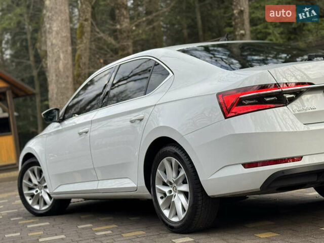 Белый Шкода Суперб, объемом двигателя 2 л и пробегом 164 тыс. км за 25450 $, фото 77 на Automoto.ua