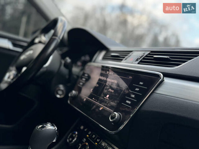 Белый Шкода Суперб, объемом двигателя 2 л и пробегом 164 тыс. км за 25450 $, фото 56 на Automoto.ua