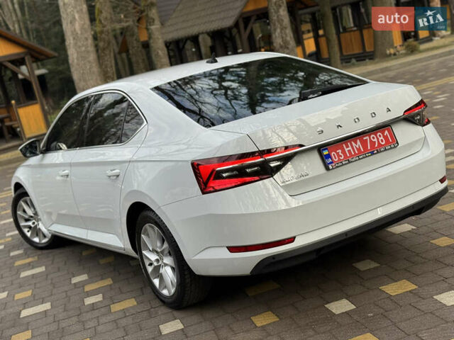 Белый Шкода Суперб, объемом двигателя 2 л и пробегом 164 тыс. км за 25450 $, фото 86 на Automoto.ua