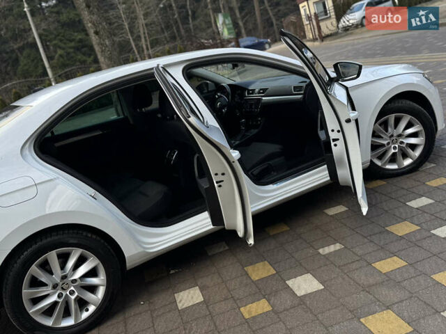 Белый Шкода Суперб, объемом двигателя 2 л и пробегом 164 тыс. км за 25450 $, фото 43 на Automoto.ua