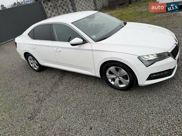 Білий Шкода Суперб, об'ємом двигуна 1.97 л та пробігом 206 тис. км за 25500 $, фото 20 на Automoto.ua