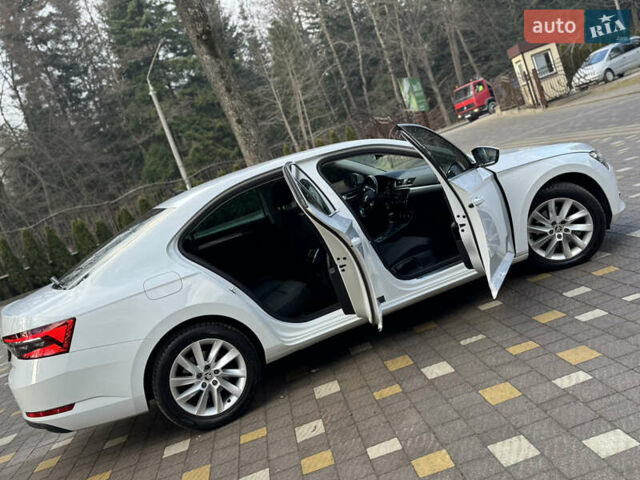 Белый Шкода Суперб, объемом двигателя 2 л и пробегом 164 тыс. км за 25450 $, фото 42 на Automoto.ua