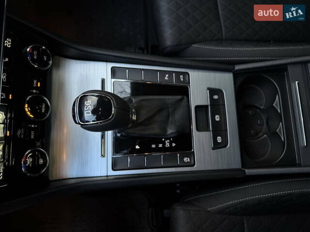 Белый Шкода Суперб, объемом двигателя 2 л и пробегом 164 тыс. км за 25450 $, фото 128 на Automoto.ua