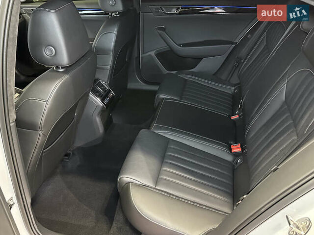 Білий Шкода Суперб, об'ємом двигуна 1.4 л та пробігом 54 тис. км за 38900 $, фото 47 на Automoto.ua