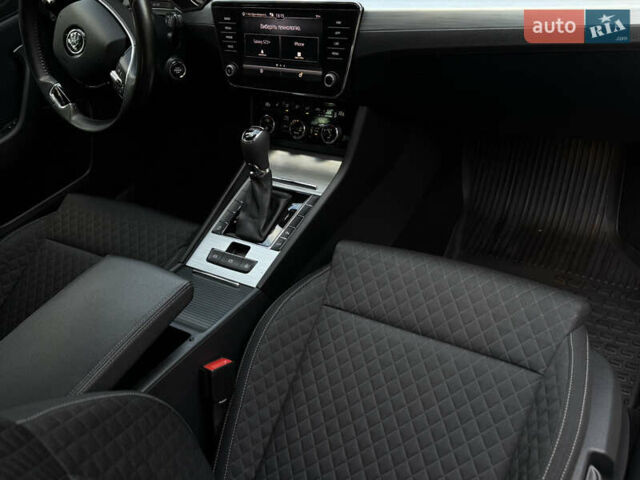 Белый Шкода Суперб, объемом двигателя 2 л и пробегом 164 тыс. км за 25450 $, фото 54 на Automoto.ua