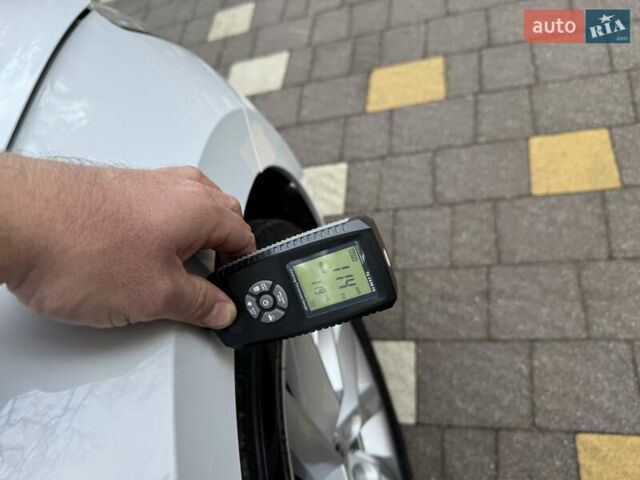 Белый Шкода Суперб, объемом двигателя 2 л и пробегом 164 тыс. км за 25450 $, фото 232 на Automoto.ua