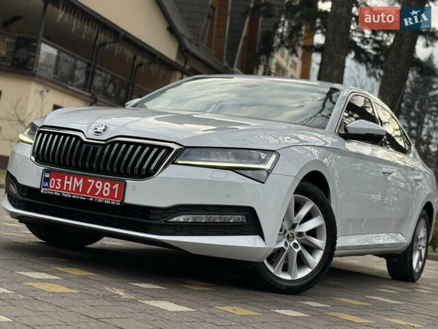 Белый Шкода Суперб, объемом двигателя 2 л и пробегом 164 тыс. км за 25450 $, фото 3 на Automoto.ua