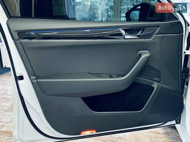 Білий Шкода Суперб, об'ємом двигуна 1.4 л та пробігом 54 тис. км за 38900 $, фото 19 на Automoto.ua