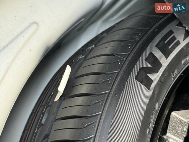 Белый Шкода Суперб, объемом двигателя 2 л и пробегом 164 тыс. км за 25450 $, фото 186 на Automoto.ua