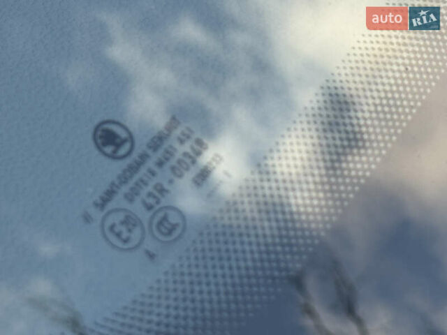 Белый Шкода Суперб, объемом двигателя 2 л и пробегом 164 тыс. км за 25450 $, фото 64 на Automoto.ua