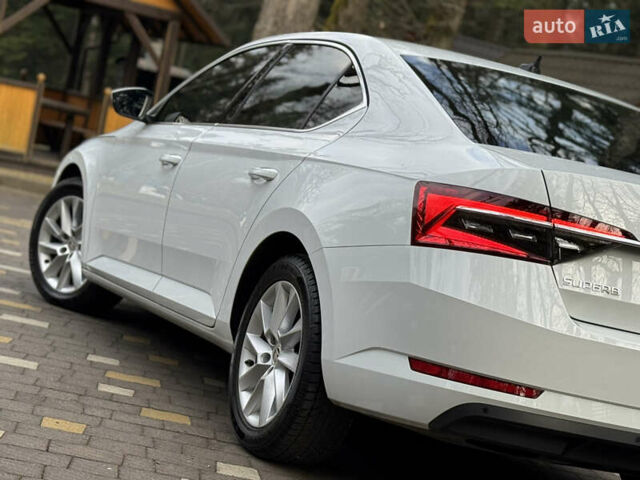 Белый Шкода Суперб, объемом двигателя 2 л и пробегом 164 тыс. км за 25450 $, фото 79 на Automoto.ua