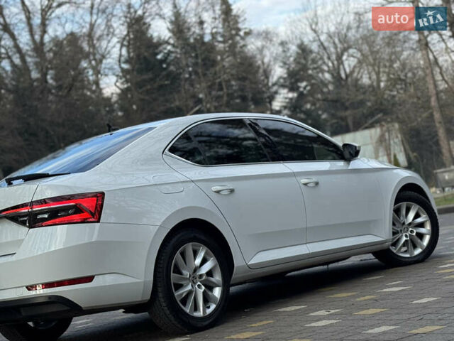 Белый Шкода Суперб, объемом двигателя 2 л и пробегом 164 тыс. км за 25450 $, фото 108 на Automoto.ua