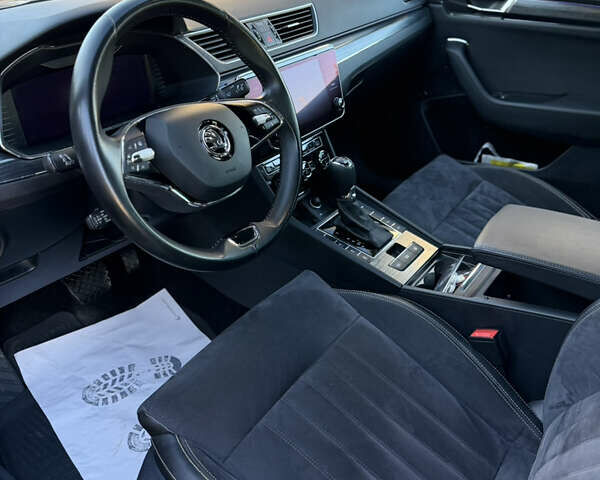 Белый Шкода Суперб, объемом двигателя 1.97 л и пробегом 113 тыс. км за 33999 $, фото 47 на Automoto.ua