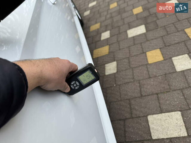 Белый Шкода Суперб, объемом двигателя 2 л и пробегом 164 тыс. км за 25450 $, фото 220 на Automoto.ua