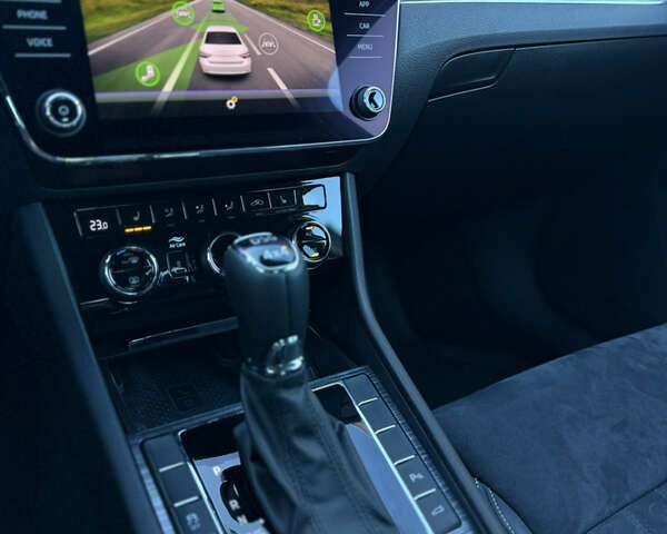 Белый Шкода Суперб, объемом двигателя 1.97 л и пробегом 113 тыс. км за 33999 $, фото 60 на Automoto.ua