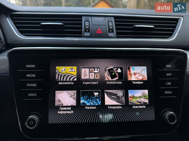 Белый Шкода Суперб, объемом двигателя 2 л и пробегом 164 тыс. км за 25450 $, фото 134 на Automoto.ua