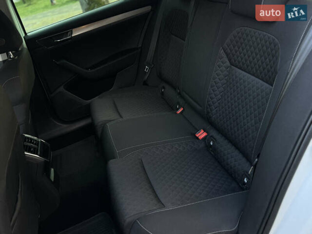 Белый Шкода Суперб, объемом двигателя 2 л и пробегом 164 тыс. км за 25450 $, фото 32 на Automoto.ua