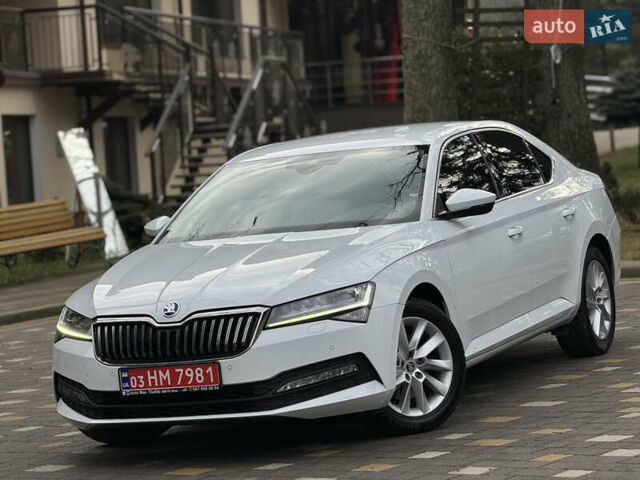 Белый Шкода Суперб, объемом двигателя 2 л и пробегом 164 тыс. км за 25450 $, фото 2 на Automoto.ua