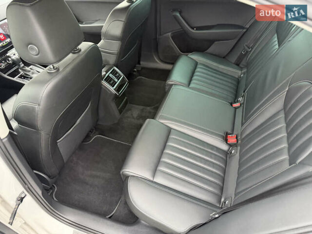 Білий Шкода Суперб, об'ємом двигуна 1.97 л та пробігом 206 тис. км за 25500 $, фото 32 на Automoto.ua