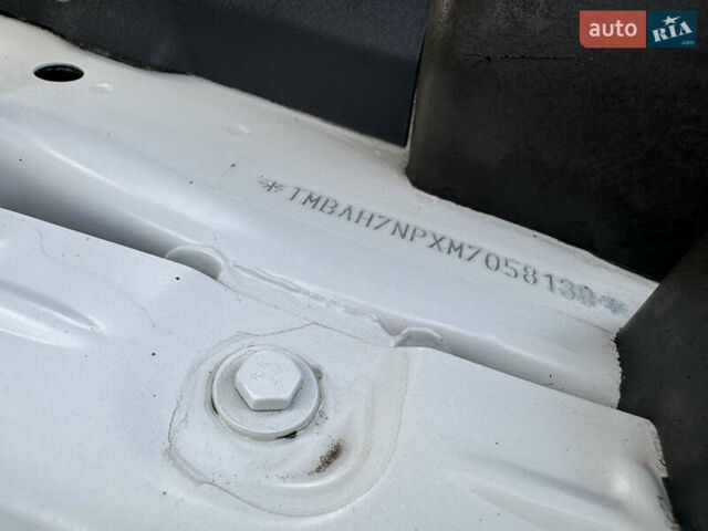 Белый Шкода Суперб, объемом двигателя 2 л и пробегом 164 тыс. км за 25450 $, фото 164 на Automoto.ua