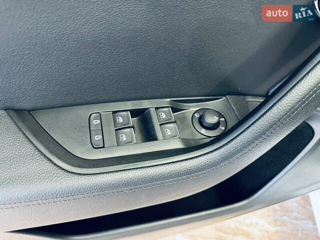 Білий Шкода Суперб, об'ємом двигуна 1.4 л та пробігом 54 тис. км за 38900 $, фото 21 на Automoto.ua