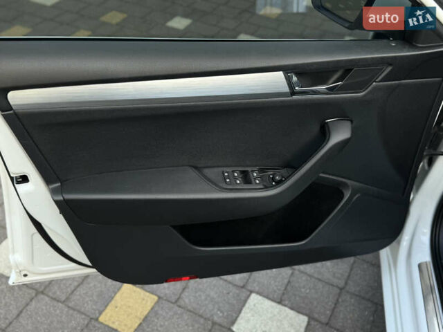 Белый Шкода Суперб, объемом двигателя 2 л и пробегом 164 тыс. км за 25450 $, фото 23 на Automoto.ua