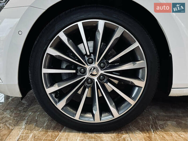 Білий Шкода Суперб, об'ємом двигуна 1.4 л та пробігом 54 тис. км за 38900 $, фото 15 на Automoto.ua