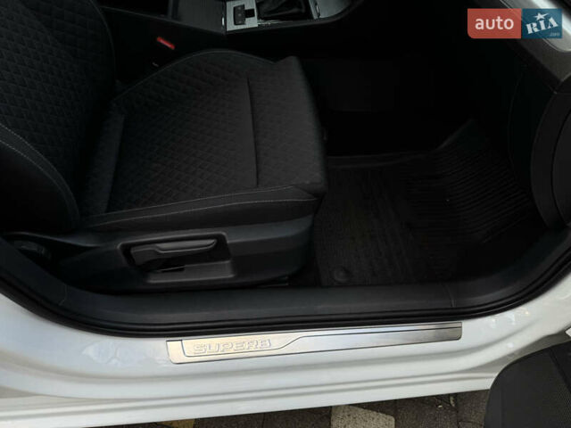 Белый Шкода Суперб, объемом двигателя 2 л и пробегом 164 тыс. км за 25450 $, фото 48 на Automoto.ua