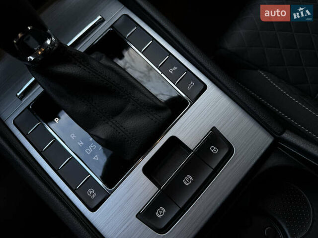 Белый Шкода Суперб, объемом двигателя 2 л и пробегом 164 тыс. км за 25450 $, фото 131 на Automoto.ua