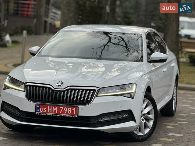 Белый Шкода Суперб, объемом двигателя 2 л и пробегом 164 тыс. км за 25450 $, фото 1 на Automoto.ua